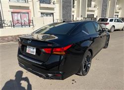 نيسان ألتيما